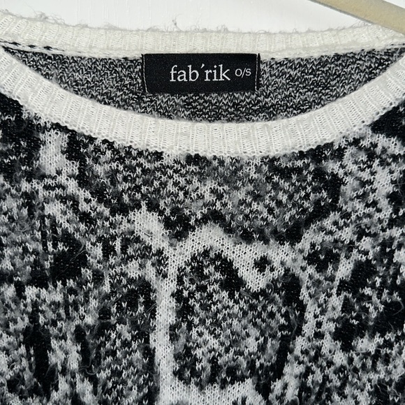 FAB’RIK Snake Print Oversized Sweater - Picture 2 of 3